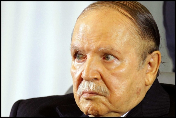 Photo de Le Président Bouteflika félicite son homologue irlandais