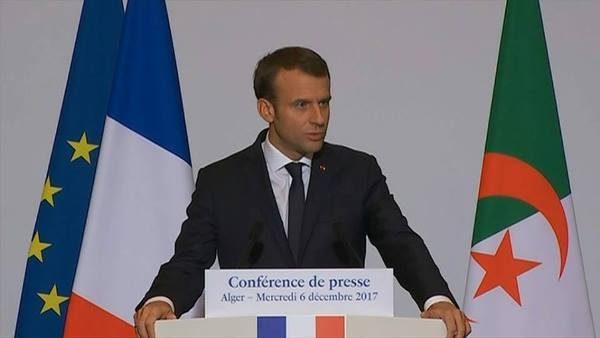Photo de Macron veut de nouvelles relations avec les jeunes