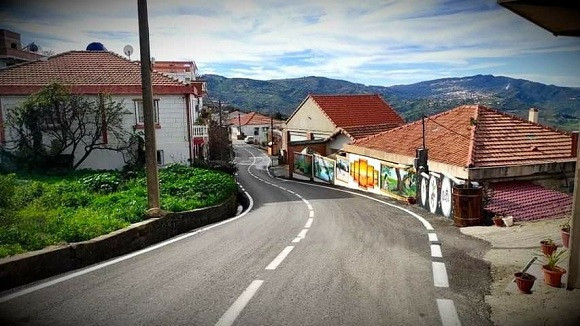 Photo de Le village Azra à Tizi Ouzou : La pierre faite beauté par la volonté