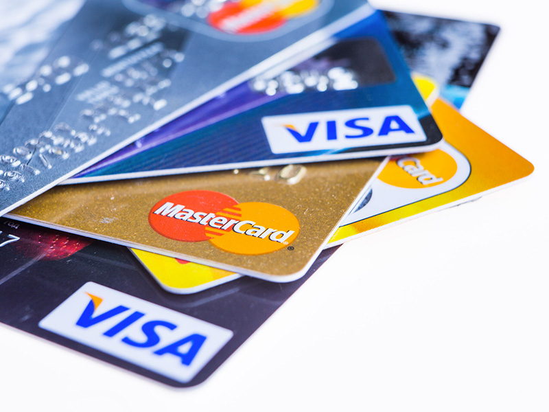 Photo de Visa et MasterCard suspendent leurs opérations en Russie
