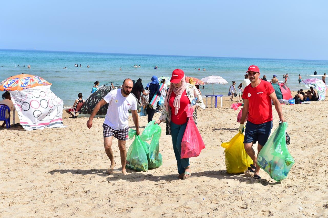 Photo de Ooredoo organise une opération de nettoyage des plages