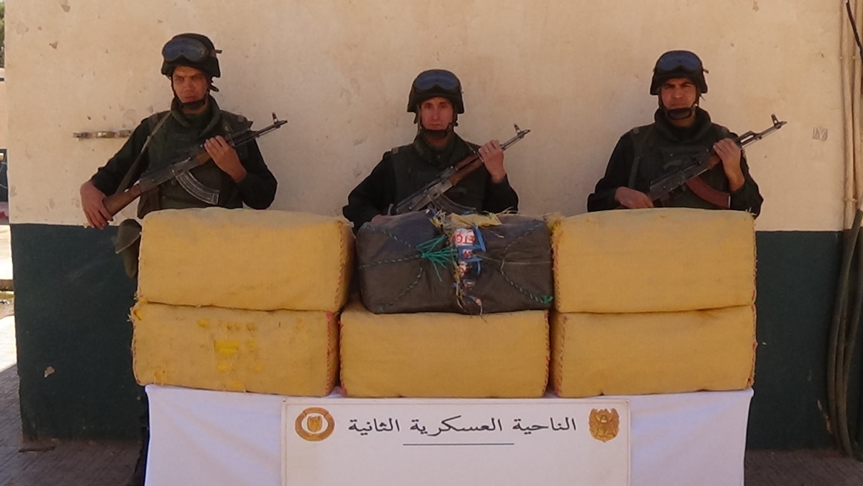 Photo de Mise en échec des tentatives d’introduction de plus quatre quintaux de kif traité provenant des frontières avec le Maroc