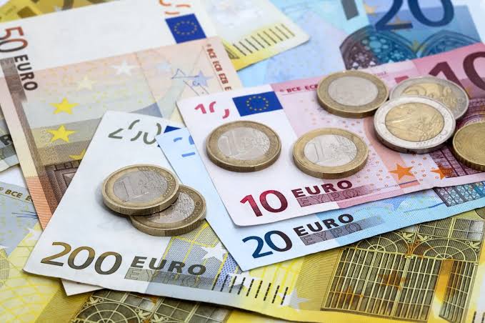 Photo de Le dinar face aux devises
