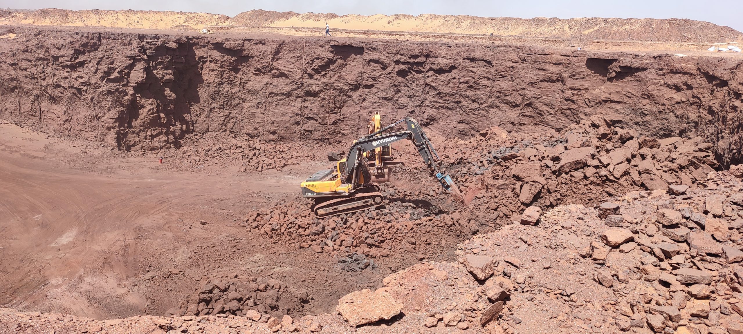 Photo de Réunion interministérielle pour le développement et la valorisation de la mine de Gara Djebilat