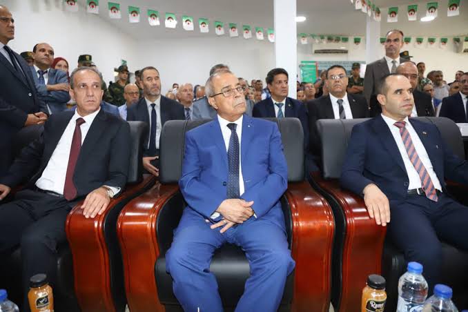 Photo de Le ministre Aoun en visite d’inspection à l’usine Fiat Stellantis Algérie de Tafraoui