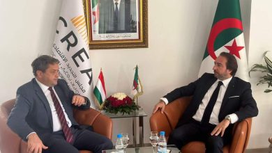 Photo de Rencontre entre le Président du CREA et l’Ambassadeur de Hongrie : un pas vers une coopération économique renforcée